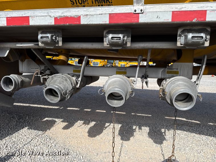 image for item ET6431 2008 Beall BAST-97-3-DC tank trailer