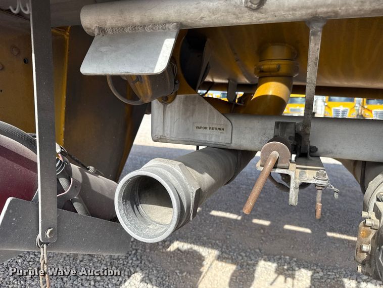 image for item ET6431 2008 Beall BAST-97-3-DC tank trailer