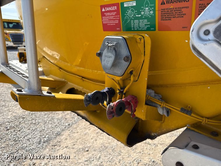 image for item ET6431 2008 Beall BAST-97-3-DC tank trailer