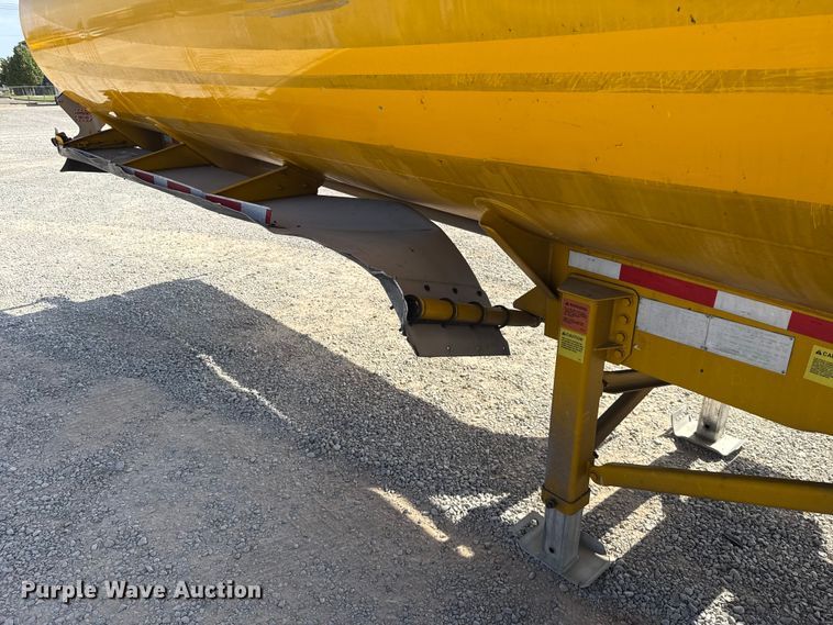 image for item ET6431 2008 Beall BAST-97-3-DC tank trailer