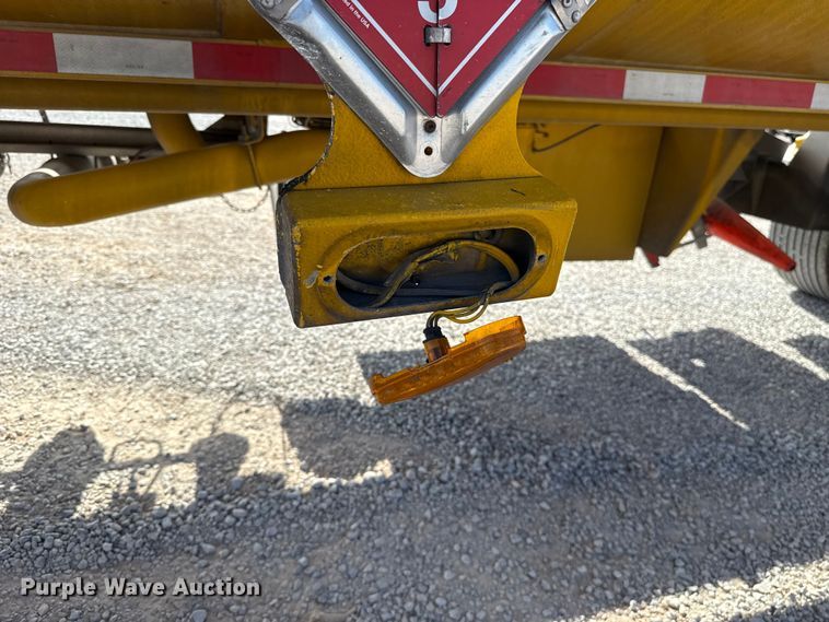 image for item ET6431 2008 Beall BAST-97-3-DC tank trailer