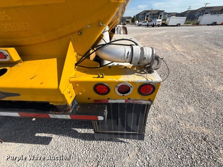 image for item ET6431 2008 Beall BAST-97-3-DC tank trailer