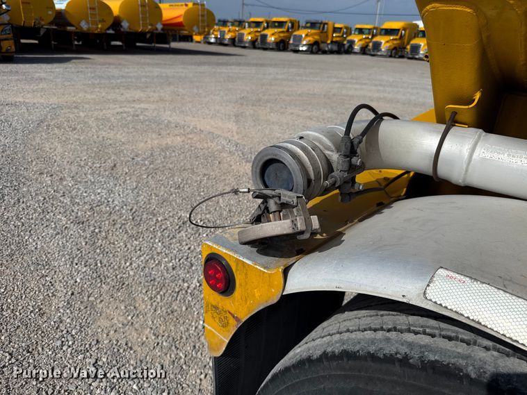 image for item ET6431 2008 Beall BAST-97-3-DC tank trailer