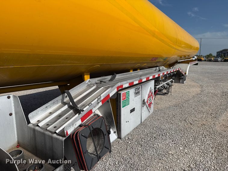 image for item ET6431 2008 Beall BAST-97-3-DC tank trailer