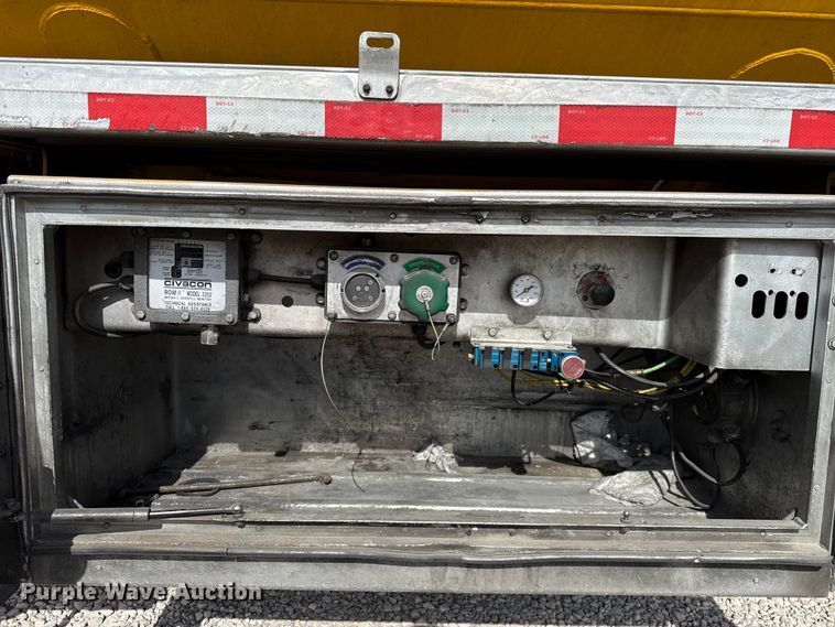 image for item ET6431 2008 Beall BAST-97-3-DC tank trailer