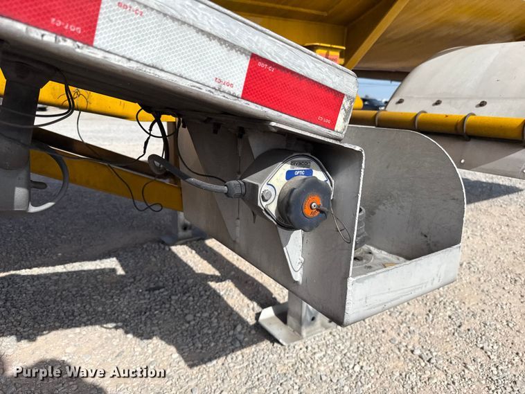image for item ET6431 2008 Beall BAST-97-3-DC tank trailer