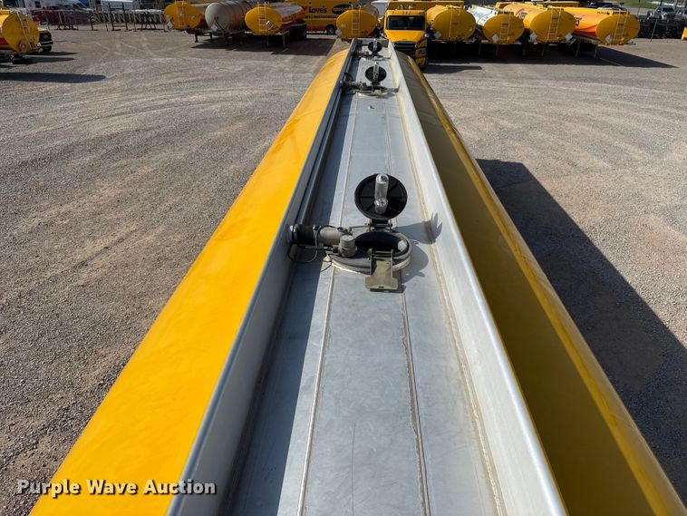 image for item ET6431 2008 Beall BAST-97-3-DC tank trailer