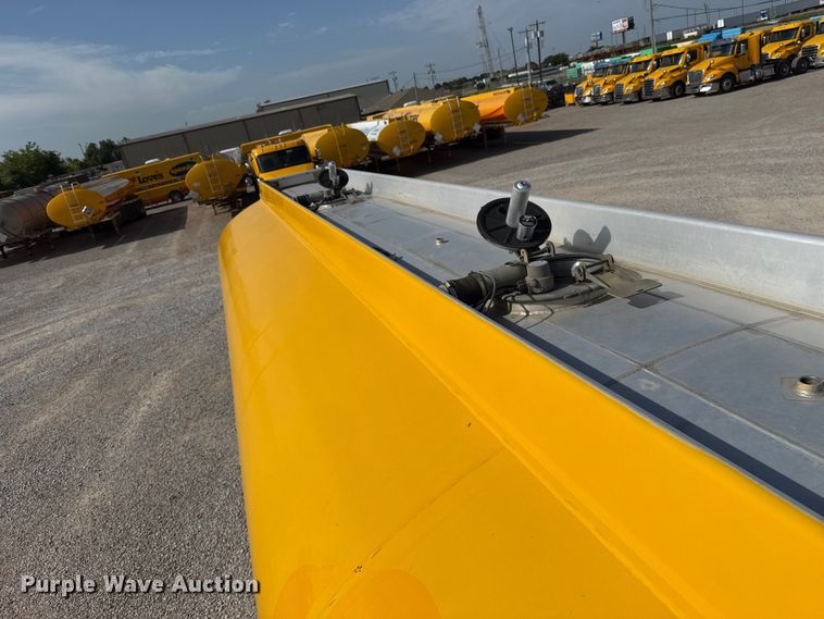 image for item ET6431 2008 Beall BAST-97-3-DC tank trailer