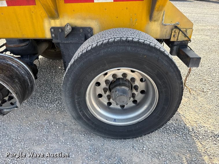 image for item ET6431 2008 Beall BAST-97-3-DC tank trailer