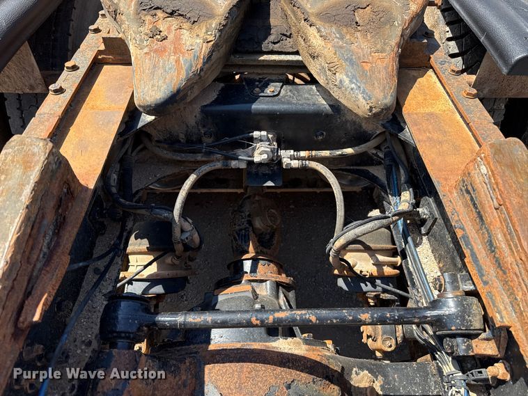 image for item ET6452 2001 Freightliner Columbia semi truck