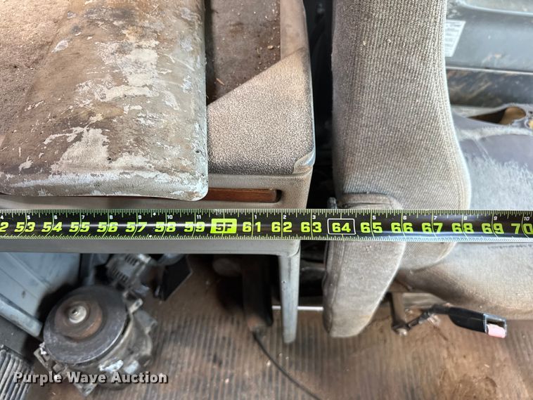 image for item ET6452 2001 Freightliner Columbia semi truck