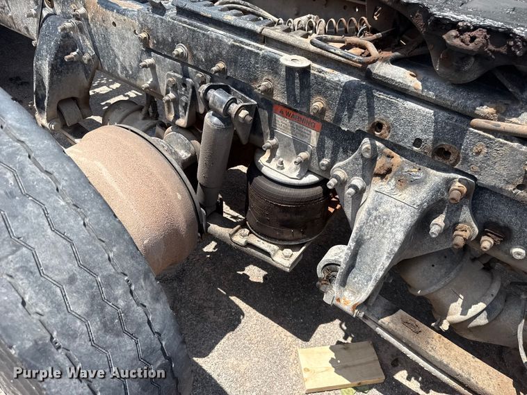 image for item ET6455 2006 Freightliner Columbia semi truck