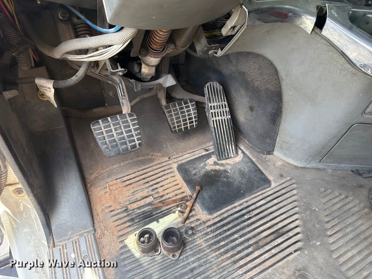 image for item ET6455 2006 Freightliner Columbia semi truck