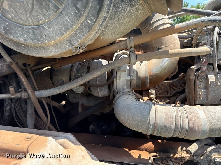 image for item ET6455 2006 Freightliner Columbia semi truck
