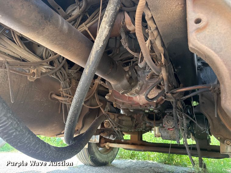 image for item ET6455 2006 Freightliner Columbia semi truck