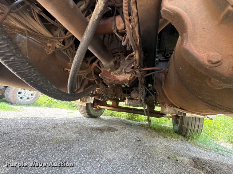 image for item ET6455 2006 Freightliner Columbia semi truck