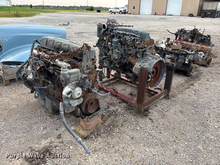 image for item EW0005 (2) Paccar diesel engines