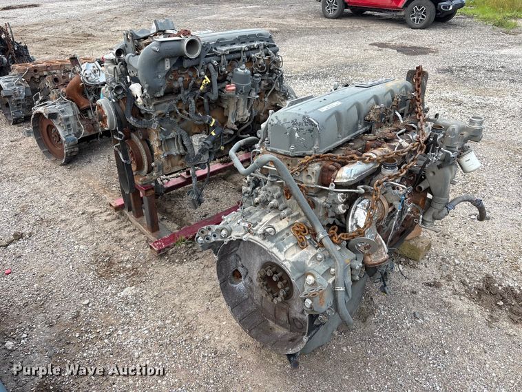 image for item EW0005 (2) Paccar diesel engines