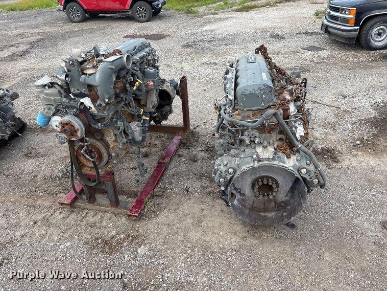 image for item EW0005 (2) Paccar diesel engines
