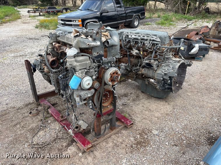 image for item EW0005 (2) Paccar diesel engines