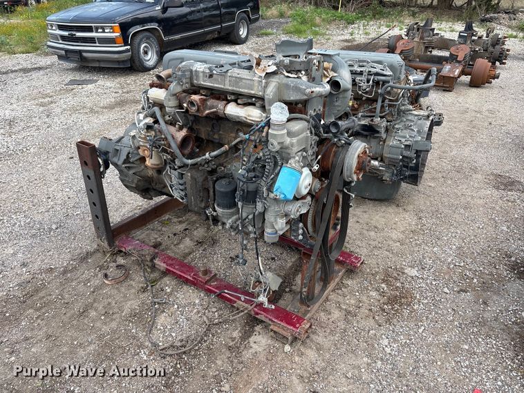 image for item EW0005 (2) Paccar diesel engines