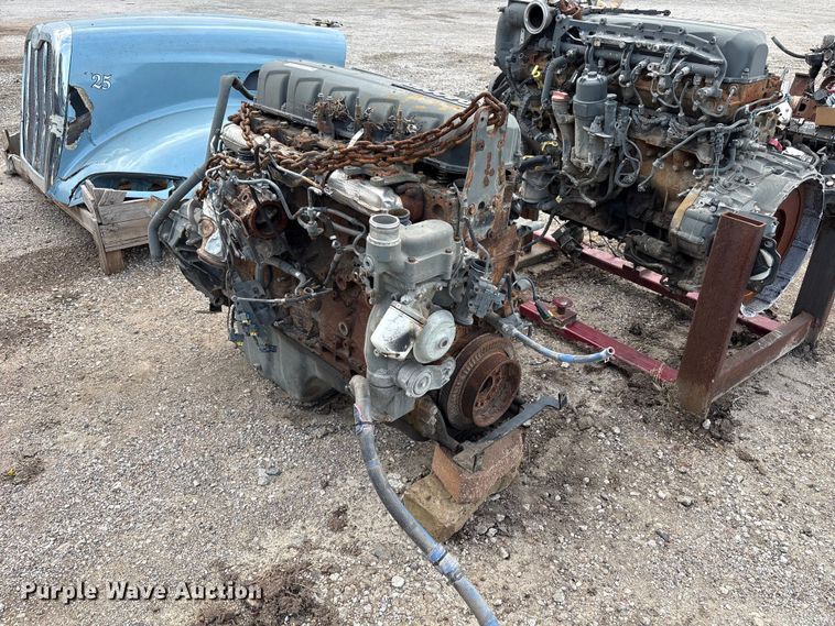 image for item EW0005 (2) Paccar diesel engines