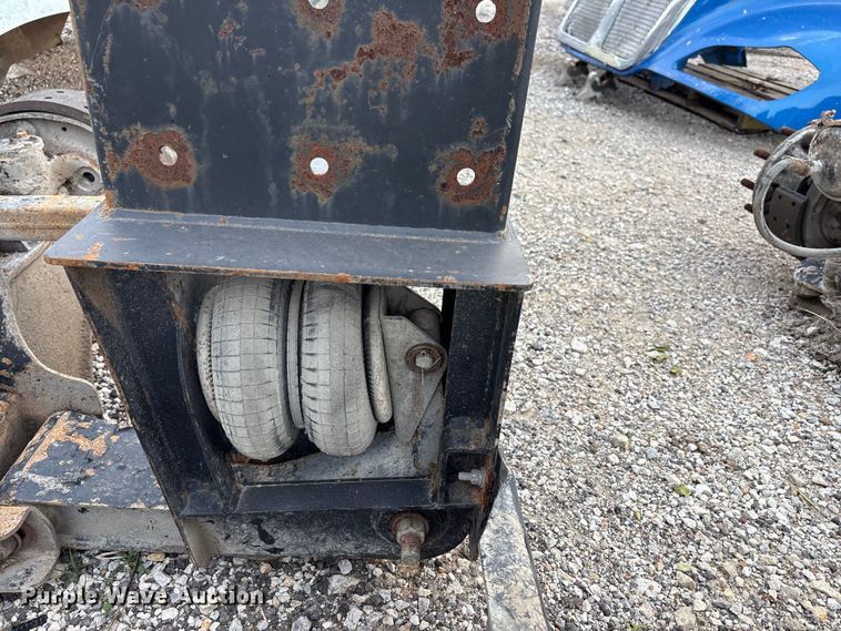 image for item EW0008 Steerable air operated lift axle