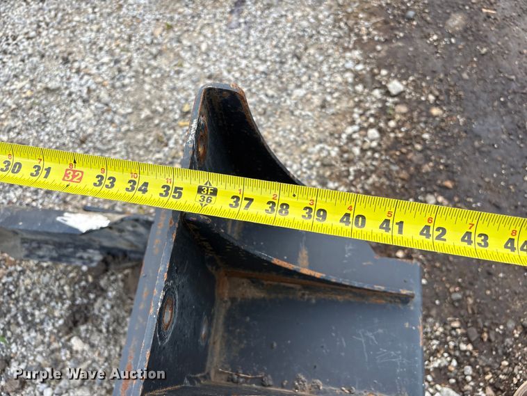 image for item EW0008 Steerable air operated lift axle