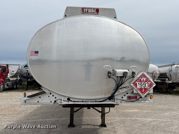 image for item EW1568 1995 Heil fuel trailer