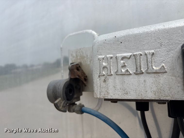 image for item EW1568 1995 Heil fuel trailer