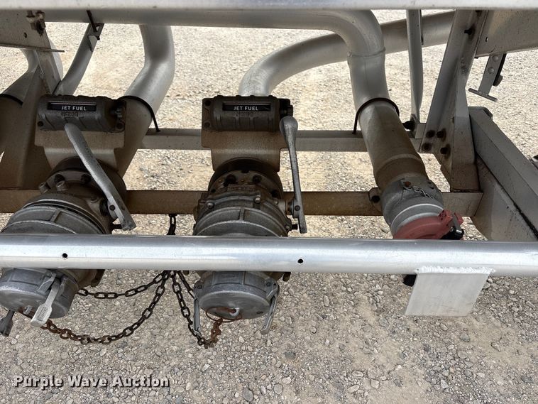 image for item EW1568 1995 Heil fuel trailer