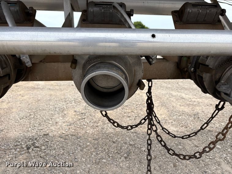 image for item EW1568 1995 Heil fuel trailer