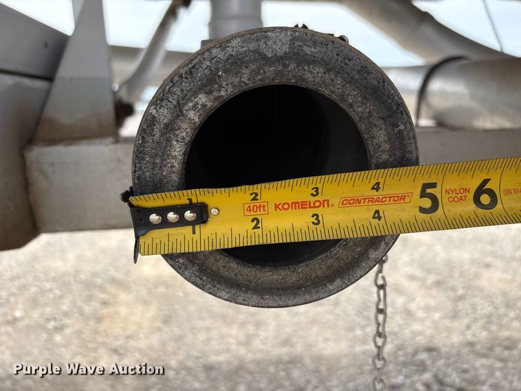 image for item EW1568 1995 Heil fuel trailer