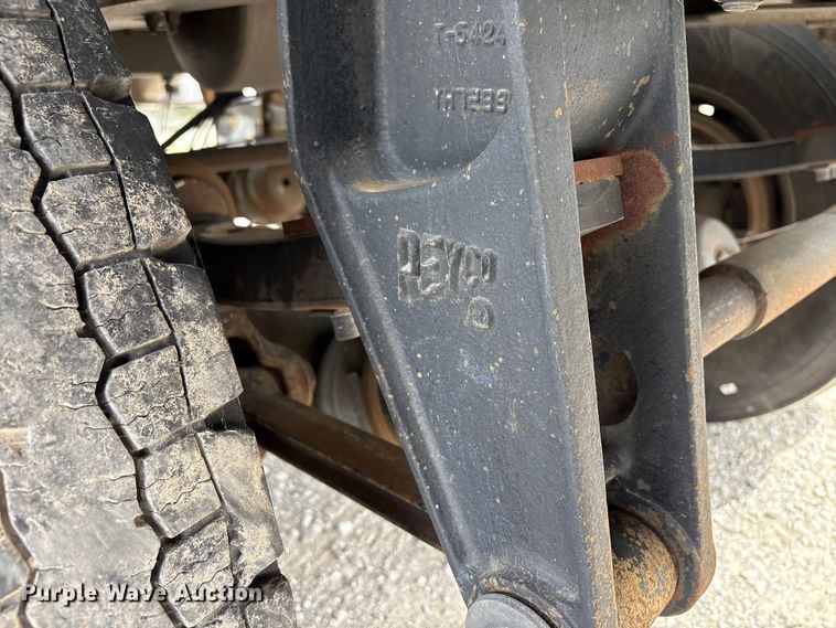 image for item EW1568 1995 Heil fuel trailer