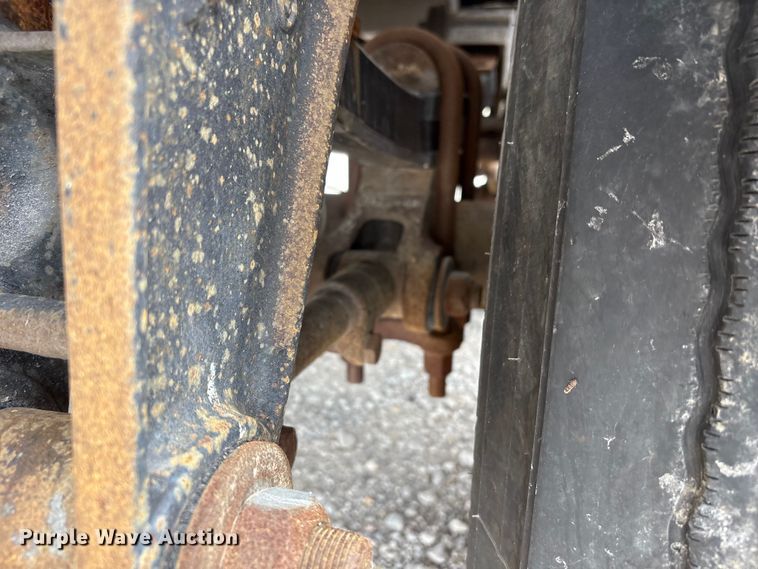 image for item EW1568 1995 Heil fuel trailer