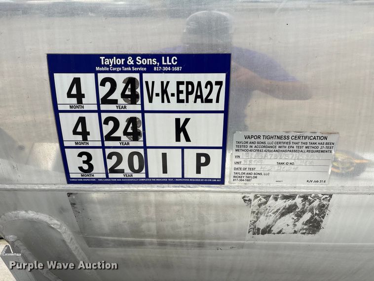 image for item EW1568 1995 Heil fuel trailer