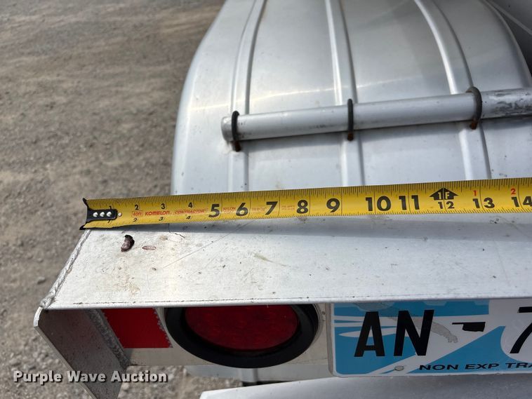 image for item EW1568 1995 Heil fuel trailer