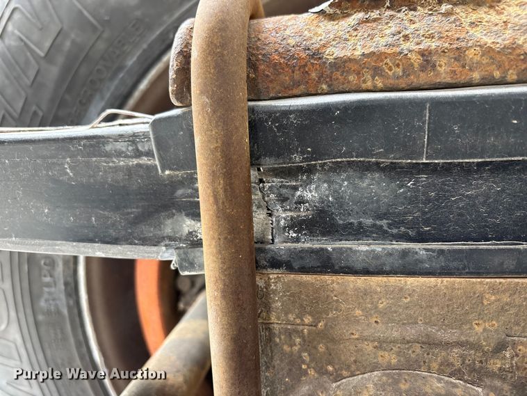 image for item EW1568 1995 Heil fuel trailer