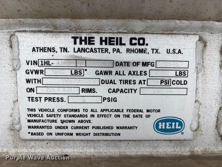 image for item EW1568 1995 Heil fuel trailer