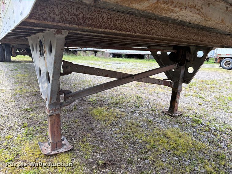image for item EW2051 2004 Utility Trailer Manufacturer dry van trailer