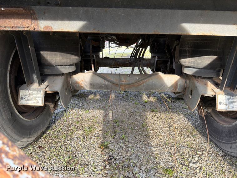 image for item EW2051 2004 Utility Trailer Manufacturer dry van trailer