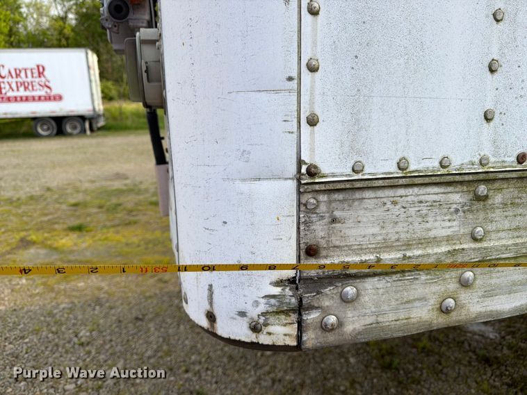 image for item EW2051 2004 Utility Trailer Manufacturer dry van trailer