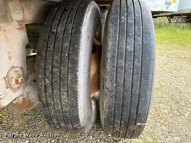 image for item EW2051 2004 Utility Trailer Manufacturer dry van trailer