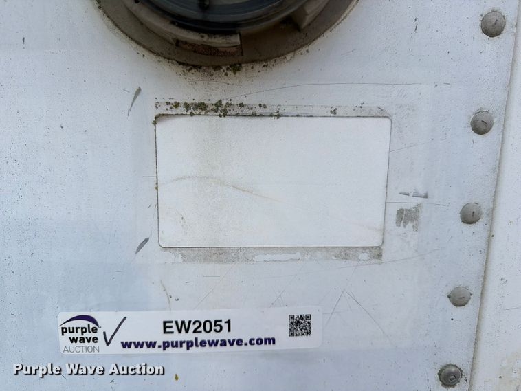 image for item EW2051 2004 Utility Trailer Manufacturer dry van trailer