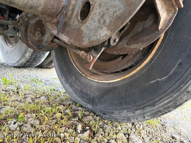 image for item EW2053 2002 Utility Trailer Mfg. Co. dry van trailer