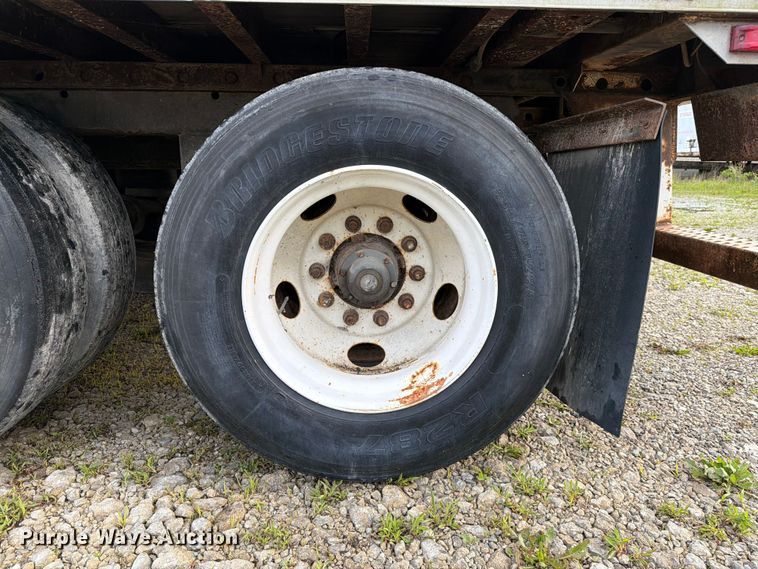 image for item EW2053 2002 Utility Trailer Mfg. Co. dry van trailer
