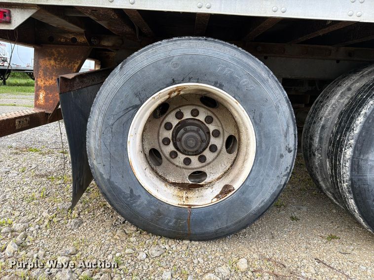 image for item EW2053 2002 Utility Trailer Mfg. Co. dry van trailer