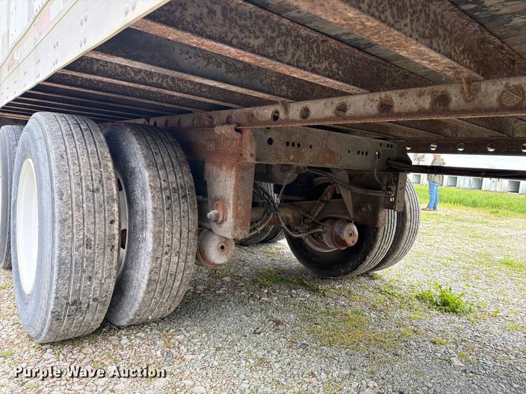 image for item EW2059 2004 Utility dry van trailer