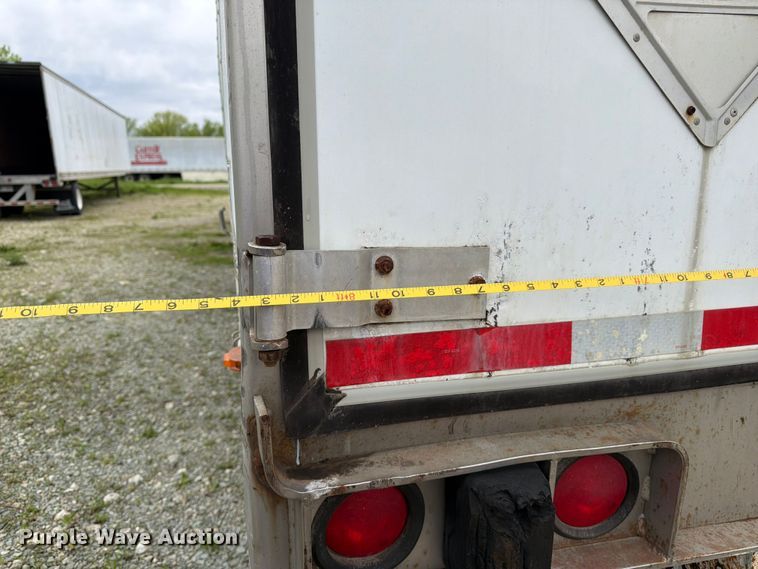 image for item EW2059 2004 Utility dry van trailer