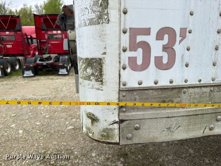 image for item EW2059 2004 Utility dry van trailer